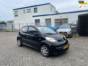 Peugeot 107 1.0-12V XR