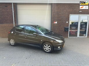 Peugeot 206 1.4 Forever5 DEURS NIEUWE APK