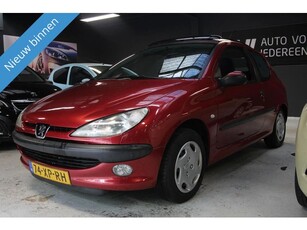 Peugeot 206 1.4 Gentry /NIEUWE APK/NAP/PANORAMA/NETTE AUTO