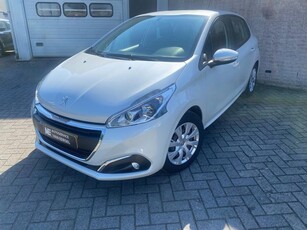 Peugeot 208 1.2 PureTech Blue Lion NAVI/PDC/NIEUWE DIST.