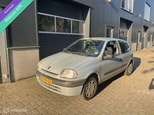 Polo 2002 met 180km nap.