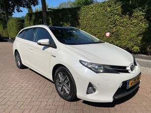 Toyota Auris Touring Sports 1.8 Hybrid Lease