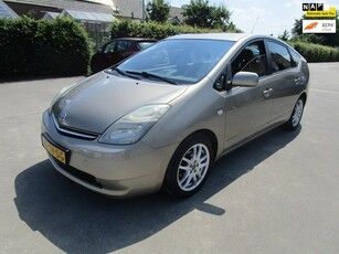 Toyota Prius 1.5 VVT-i Business Edition airco navi lm nieuw