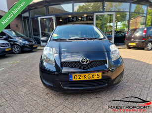 Toyota Yaris 1.0 VVTi Acces boekjes - 2 sleutels