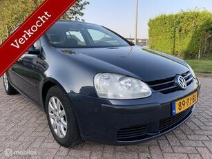 Volkswagen GOLF 1.6 FSI Comfortline