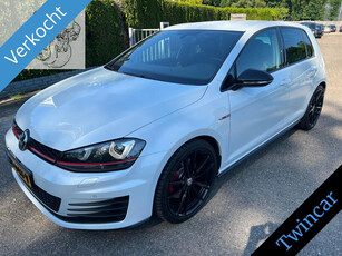 Volkswagen Golf 2.0 TSI 5DRS GTI 300 PK LEDER ECC NAVI 54000KM NAP! ** LEES TEKST**