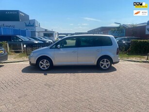 Volkswagen Touran 1.6-16V FSI