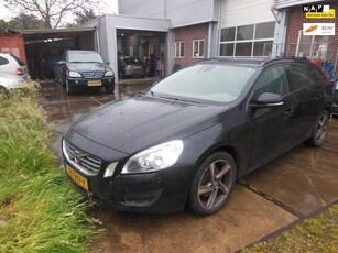 Volvo V60 2.0 D3 2013 MOTOR DEFECT € 2150.-