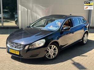 Volvo V60 2.0 D3 Momentum / AUTOMAAT / MULTIEMEDIA-NAVI /