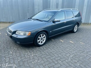 Volvo V70 2.4 Summum/ nieuwe apk / 170pk/leer/pano/clima