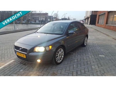 Volvo S40 2.4 Momentum Half leer,airco bj 2004