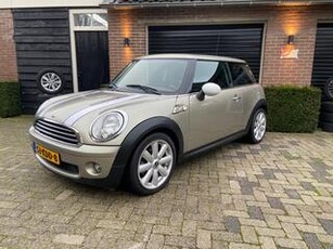 Mini ONE 50 th anniversary uitvoering - onderhoud bekend - zeer nette sta