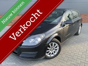 Opel ASTRA 1.6 Cosmo 2006 5DRS Automaat trekhaak zwart weing km Easytronic super nette auto met nieuwe APK