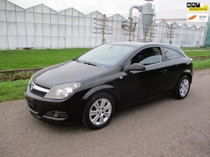 Opel Astra GTC 1.6 Executive