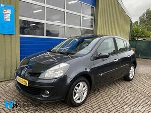 Renault CLIO 1.4-16V Dynamique Luxe|5 Deurs|Zeer nette auto|Nieuwe APK|Lichtmetalen velgen|Trekhaak|