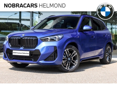 BMW IX1 xDrive30 M Sport 66 kWh / Panoramadak / Adaptief M Onderstel / Adaptieve LED / Sportstoelen / Harman-Kardon / Parking Assistant Plus / Comfort Access / Head-Up