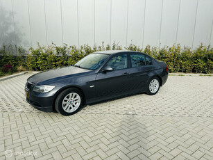 BMW 3-serie 318i Clima/Navigatie/trekhaak/lm velgen