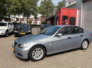 BMW 3-serie 318i Dynamic Executive.