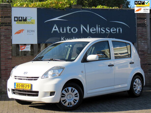 Daihatsu Sirion 2 1.3-16V Comfort | LAGE KM STAND 21.965 KM | 1E EIGENAAR | NIEUWE APK |