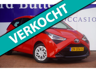 Toyota Aygo 1.0 VVT-i x-play / Camera / Apple-CarPlay-Navigatie / = AUTOMAAT !!