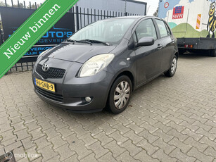 Toyota Yaris 1.3 VVTi Executive airco 5 deurs