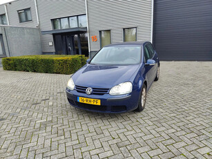 Volkswagen Golf 1.6 FSI Comfortline Business Bj 2005 Airco