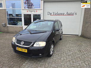 Volkswagen Touran 1.6-16V FSI Highline / 7 Persoons / airco