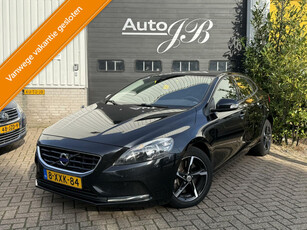 Volvo V40 2.0 D4 MOMENTUM | TREKHAAK | ALL-SEASON | RIEM VV!