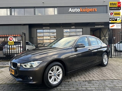 BMW 3-serie 320i Essential 185pk