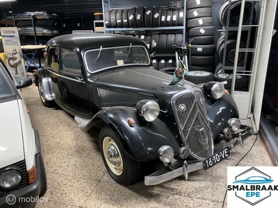 Citroen Traction Avant 15CV 6-cilinder Berline