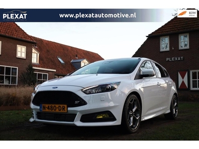 Ford Focus 2.0 ST-3 250PK Facelift Recaro Lederen