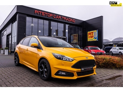 Ford Focus 2.0 ST, ST-3, Volleder, Camera, Tangerine