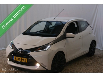 Toyota Aygo 1.0 VVT-i x-play AUTOMAAT, 5 Deurs