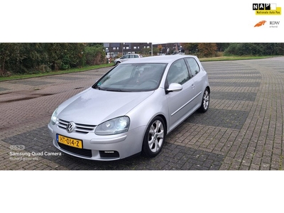 Volkswagen Golf 1.6 Comfortline - Clima - Elek ramen