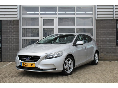 Volvo V40 1.6 D2 Momentum / Automaat / Navigatie / Trekhaak