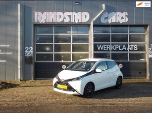 Toyota AYGO 1.0 VVT-i x-cite Automaat Camera Airco Elek