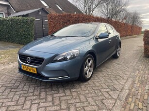 Volvo V40 1.6 D2 Momentum-RUITVERW-NAVI-PANO-