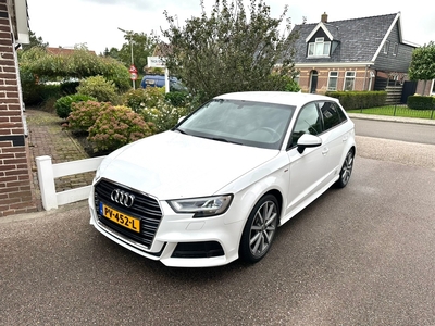 AUDI A3 Sportback 1.0 TFSI Sport S Line Edition NAVIGATIE LED VERLICHTING PRIVACY GLAS ZEER MOOIE AUTO!!