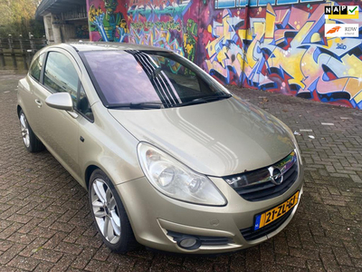 Opel Corsa 1.7 CDTi Executive navigatie dikke velgen airco elektrische ramen cv half leer mooi kleur sterke diesel motor