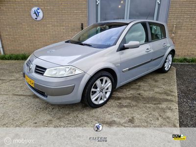 Renault Megane 1.6-16V 5Drs Privilège Luxe