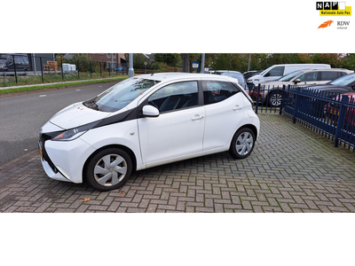 Toyota Aygo 1.0 VVT-i x-play camera