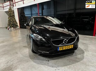 Volvo V40 2.0 D2 Nordic / Euro-6 / Nieuwe APK / Navi/ Trekhaak / PDC / Cruise /