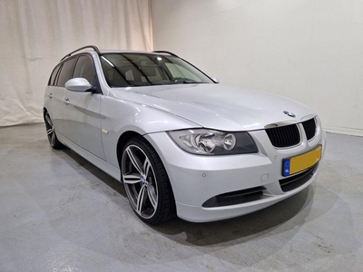 BMW 3 Serie Touring 320i High Executive AUT PANO AC NAVI