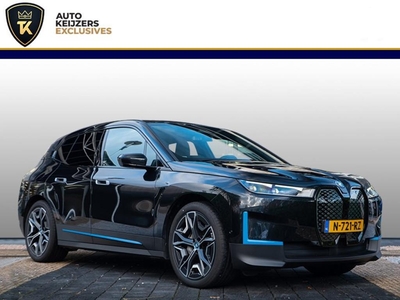 BMW IX xDrive40 High Executive 77 kWh Panodak DAB+ Trekhaak Stuurverw. Ambient Camera Navigatie Keyless Dode hoek