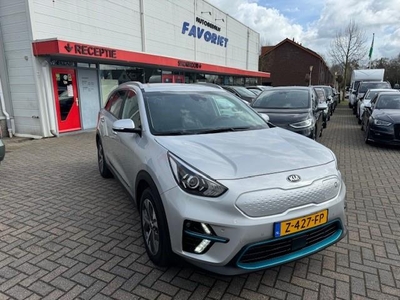 Kia e-Niro DYNAMQLINE/64KWH/23900SUBSIDIE/HLEER/ACARPLAY/NAV/CAM/4JAAR FABRIEKSGARANTIE