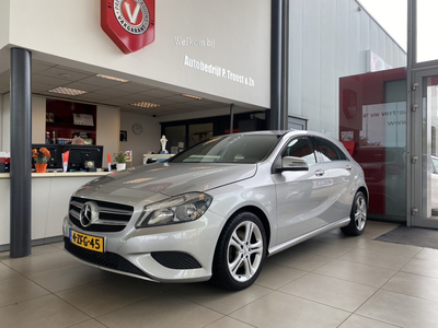 MERCEDES A-KLASSE 180 Ambition,Navigatie,Achteruitrijcamera,Stoelverwarming,Airco & Cruise Control,Bluetooth met Spraakbediening,17 Inch Lmv