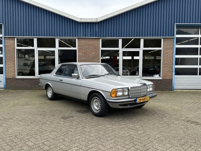 Mercedes-Benz 200-280 (W123) 230 CE LPG/Belastingvrij!