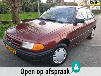 Opel Astra 1.6i Young/Schuifkanteldak/APK 03-2026/C.V.