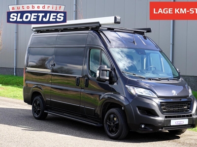 Peugeot Boxer 335 2.2 BlueHDi L2H2 Asphalt 165 pk |3.5T |Trekhaak |Imperiaal |Black Edition |Navi |Airco |Cruise |Sensoren |Bluetooth |Betimmering |Topstaat |EURO6-D