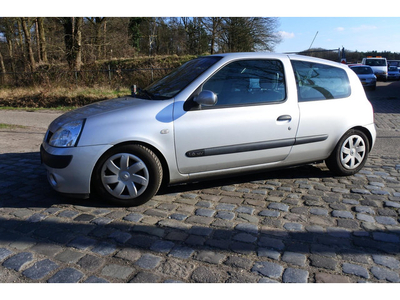 Renault Clio 1.6-16V Dynamique Luxe apk 9-12-2024 verlaagd schroefset airco trekhaak